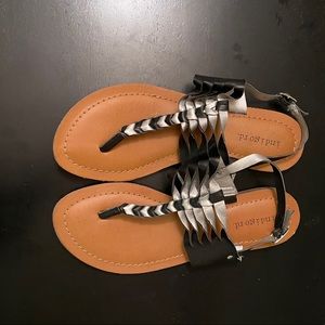Indigo Rd. Black and Silver Sandles